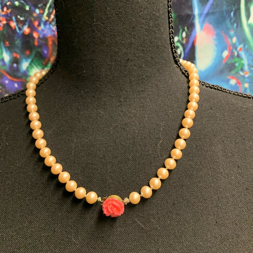 Cream and Red Beaded Necklace with Central Focal Point